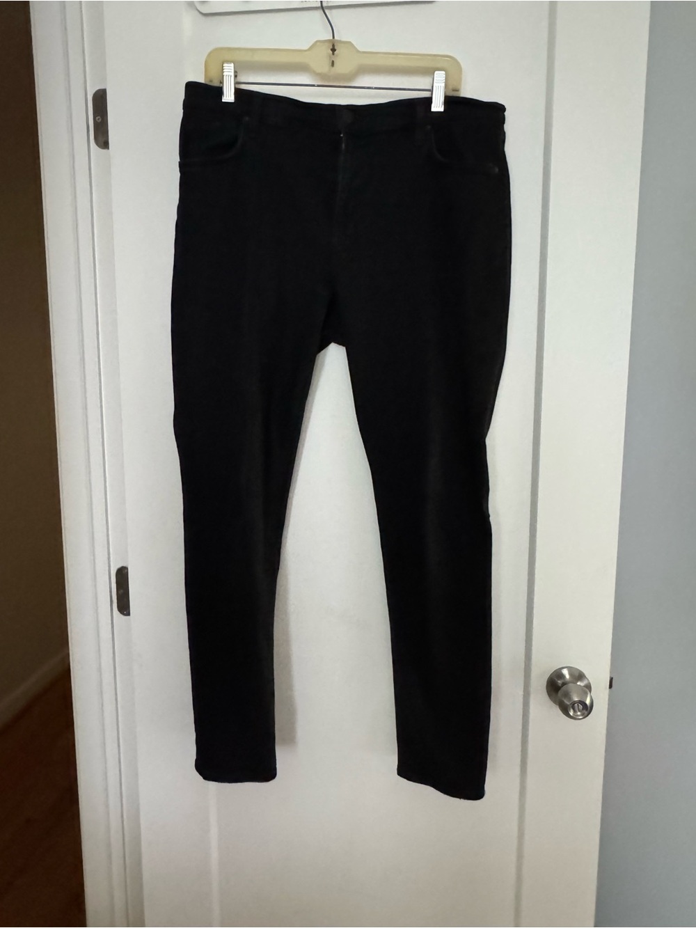 Hudson Women’s Black Jeans. Style Lana Boyfriend. EUC. Size 30